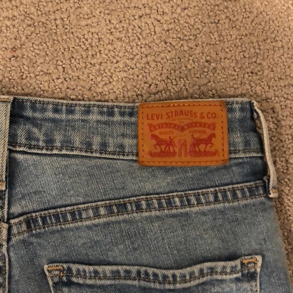 Levi’s - Picture 3 of 4